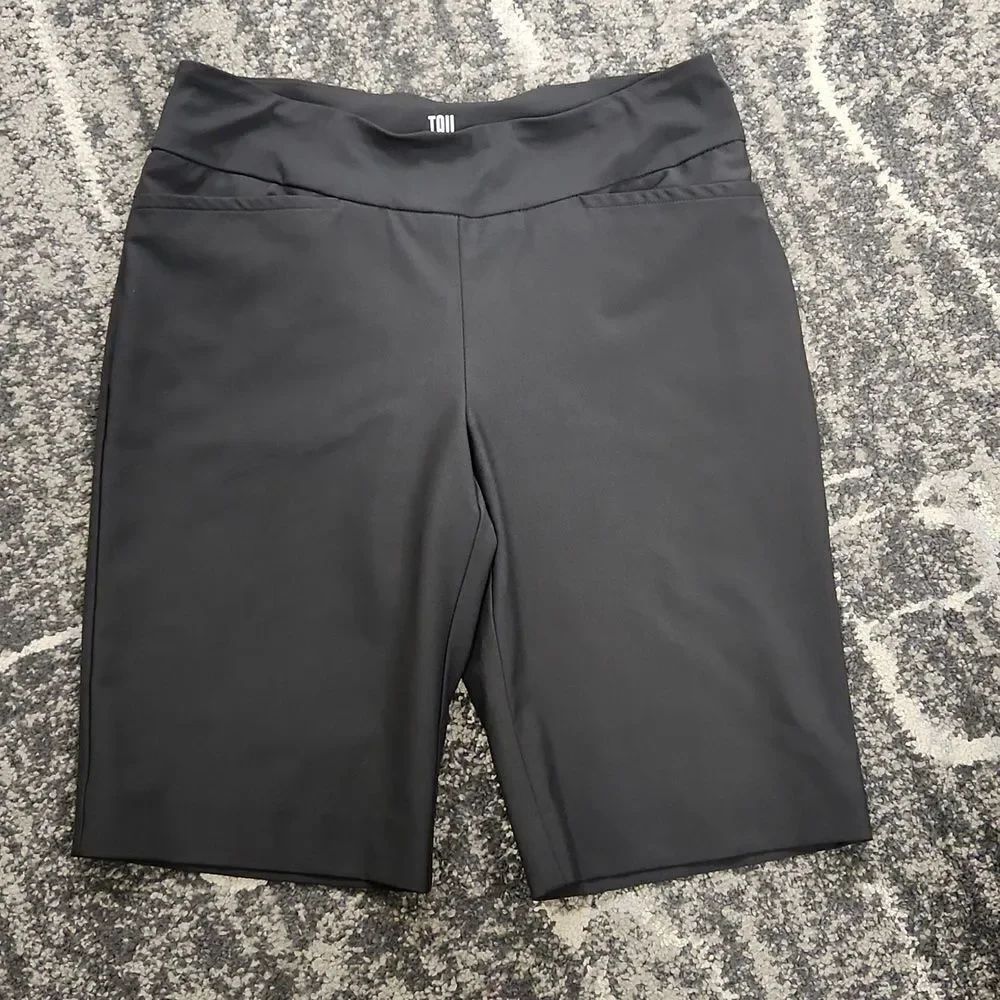 TAIL Golf Shorts 8